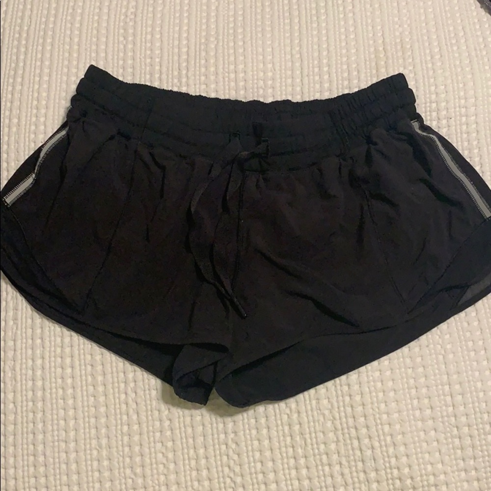 Lululemon Hotty Hot short